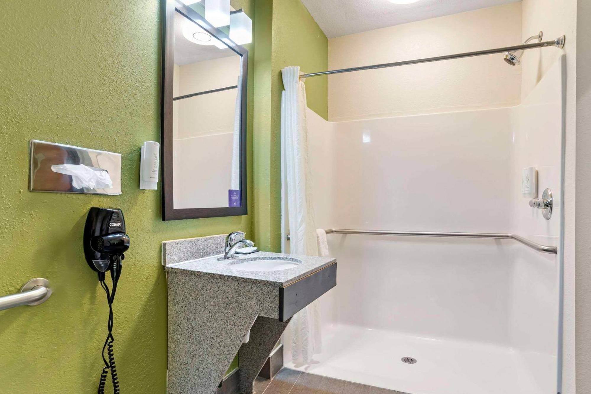 Sleep Inn & Suites Montgomery East I-85 Bagian luar foto